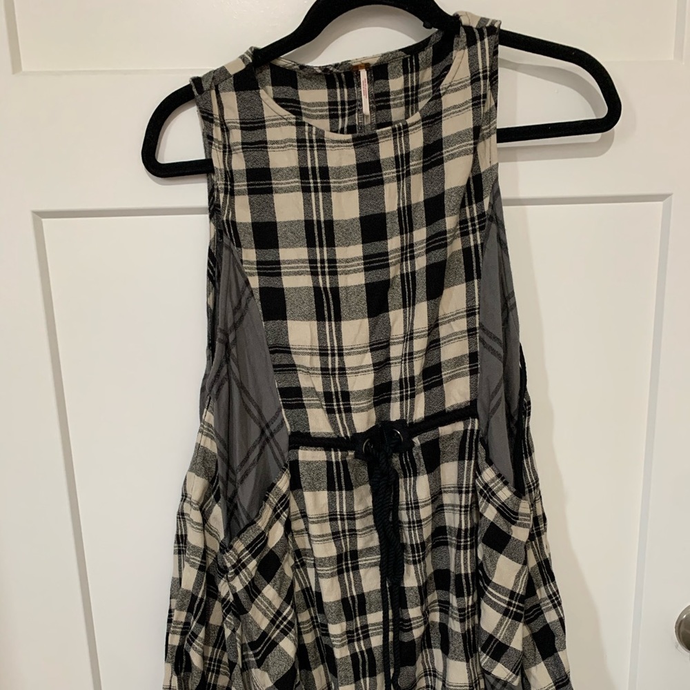 Free People S/P Dress with pockets! Runs large